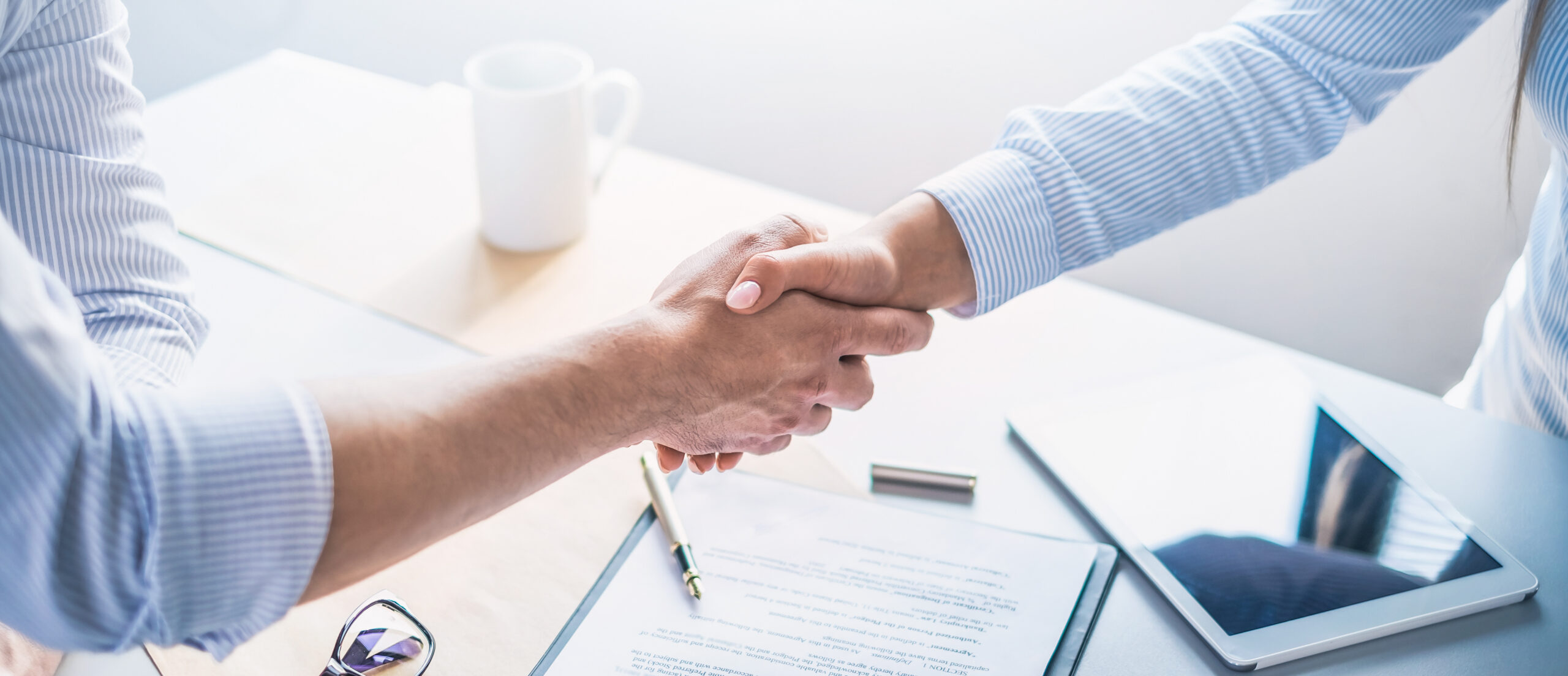 Prise de premier contact entre un client et le groupe Hozon